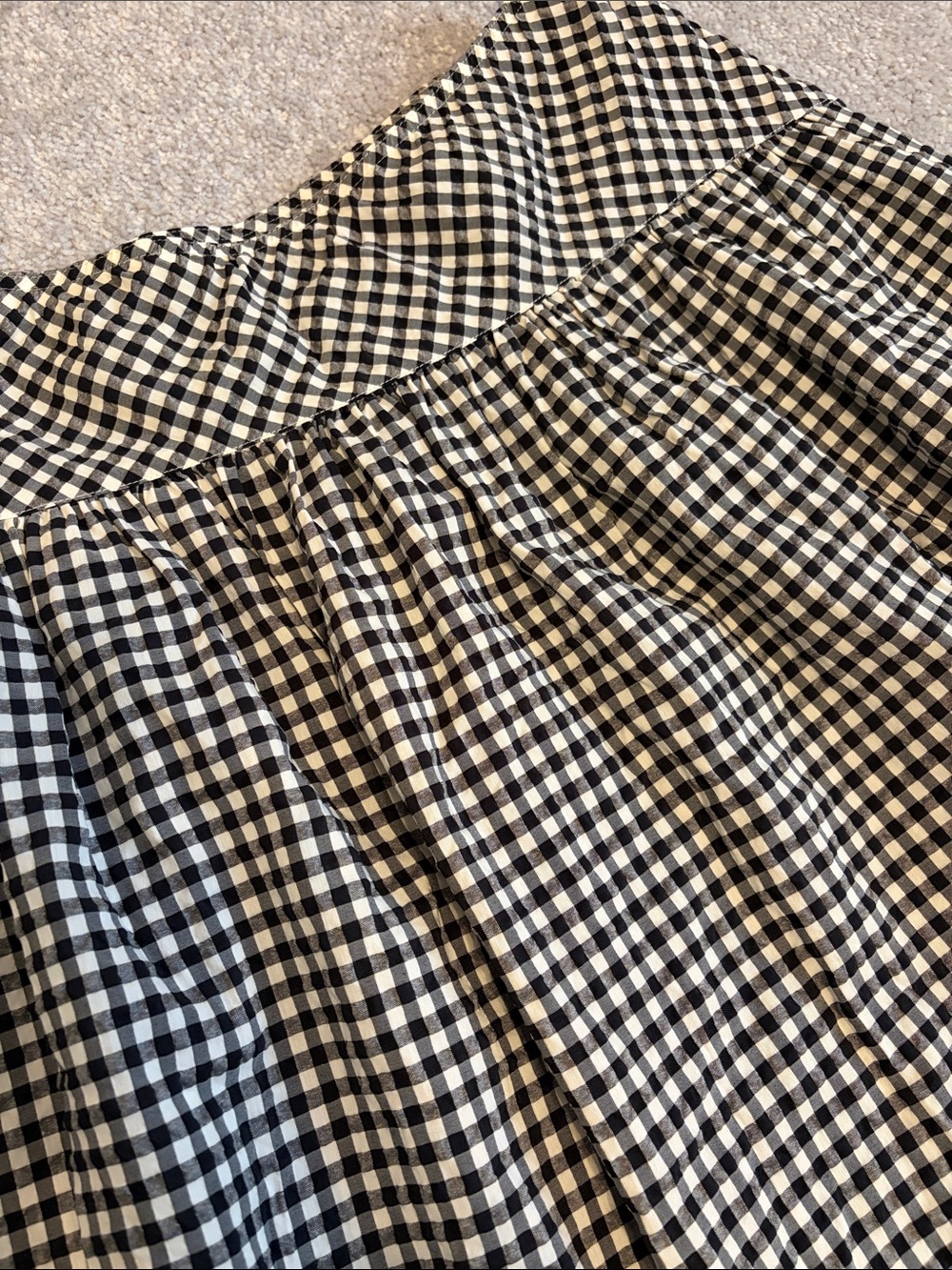 Uniqlo Black & White Gingham A-Line skirt “seersucker volume skirt” - Picture 4 of 4
